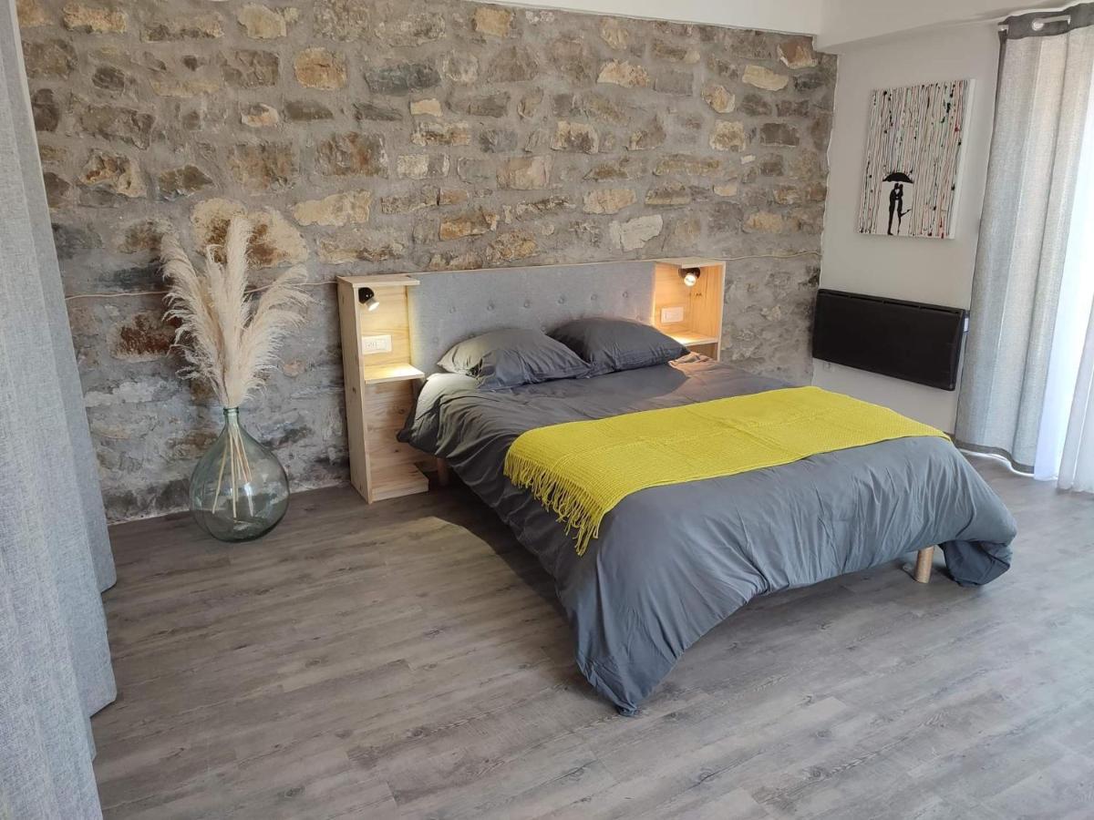Auberge Des Esperels Rez De Maison Avec Jardin Figanières Dış mekan fotoğraf